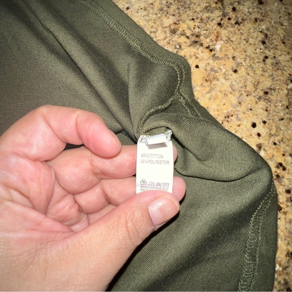 Raglan style long sleeve shirt. Size 2X - Picture 6 of 10